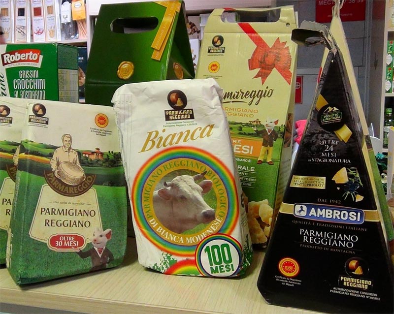 Шубы и дубленки стоимостью более 1,5 млн рублей изъяла Владивостокская таможня на городском рынке Шубы и дубленки стоимостью более 1,5 млн рублей изъяла Владивостокская таможня на городском рынке